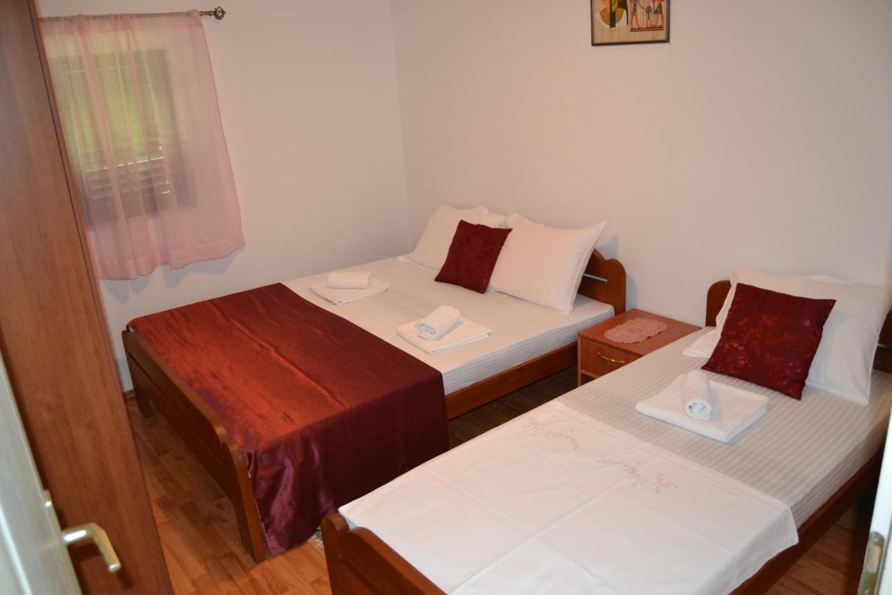 Apartments Dobrisa Kotor Exterior foto