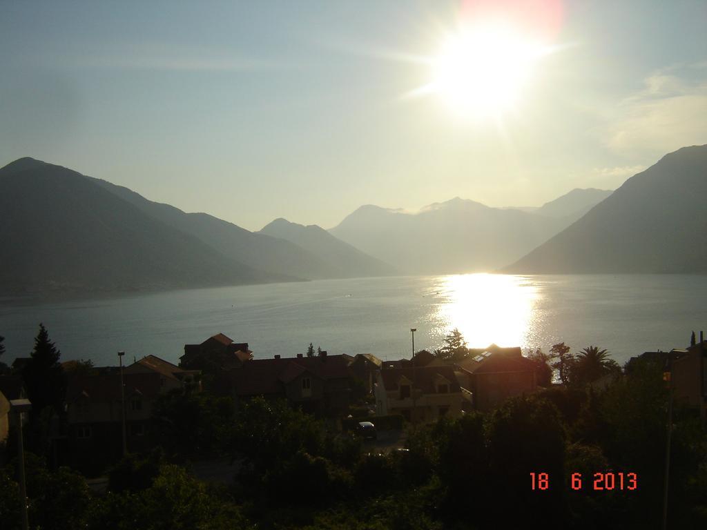 Apartments Dobrisa Kotor Zimmer foto